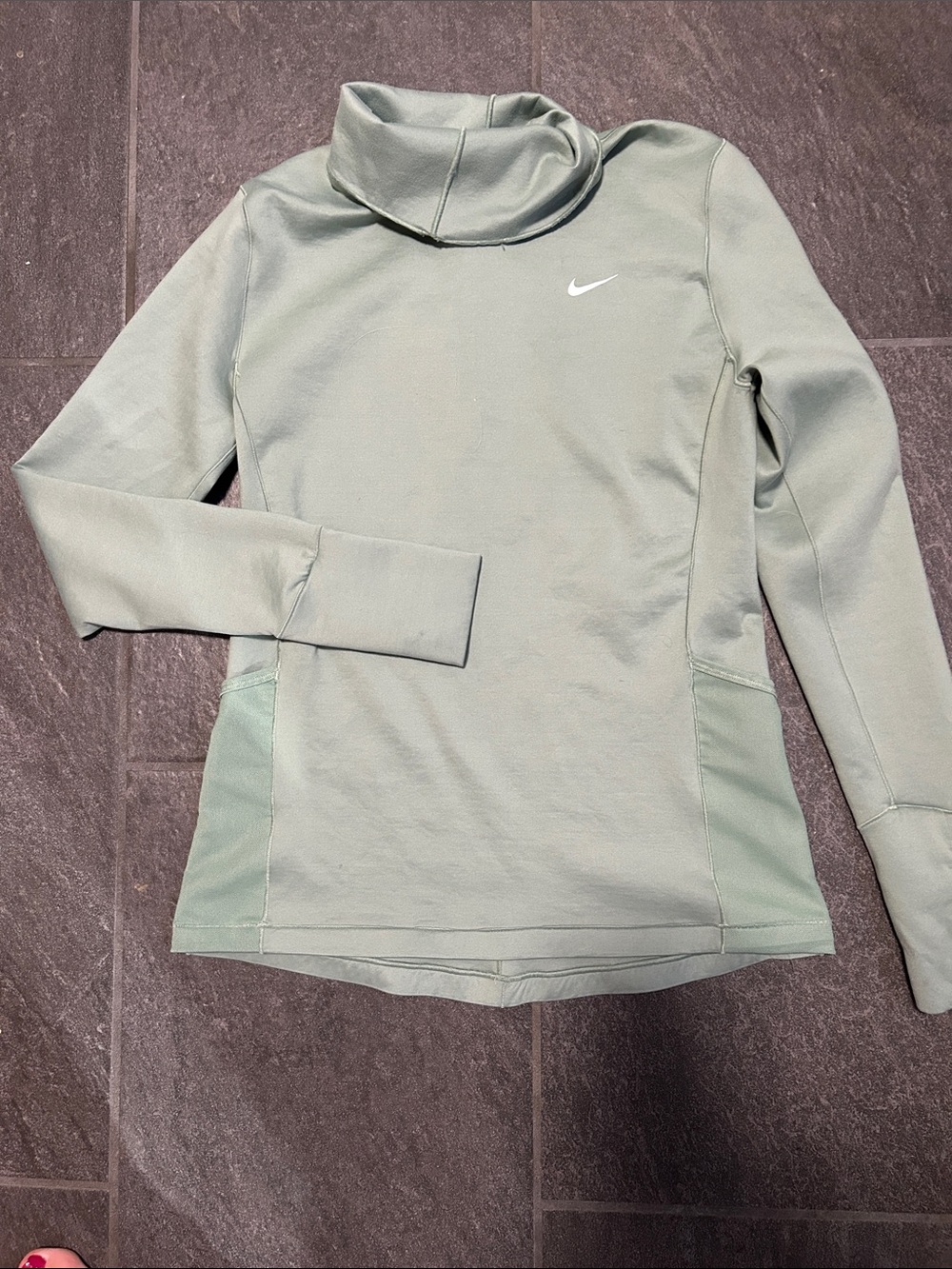 Nike Women's Light Sage Green Long-Sleeve Mock Neck Athletic Top